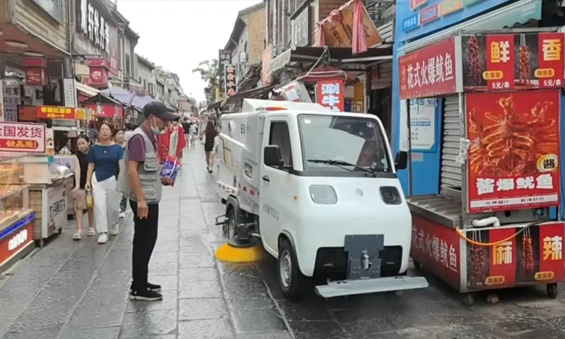 新能源洗掃車現場實拍：綠色科技助力城市潔凈